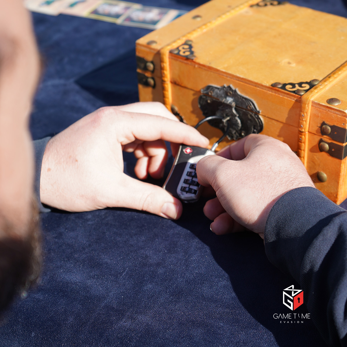 SFDM 2 L’escape game personnalisé n’est pas qu’un moment sympa. C’est un vrai investissement pour votre entreprise :<br />
il améliore la communication interne,</p>
<p>il aide à transmettre vos messages efficacement,</p>
<p>il renforce la cohésion et la motivation,</p>
<p>et il booste votre marque employeur.</p>
<p>Vous gagnez sur tous les plans : engagement, image, apprentissage et bien-être.</p>
<p>