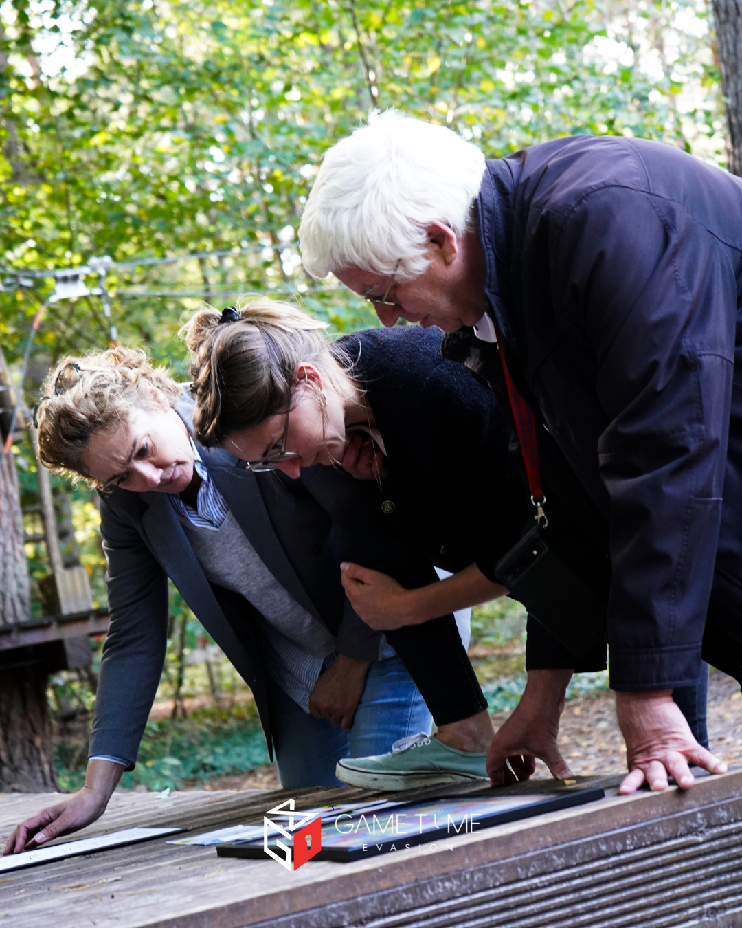 Un escape game écologie adapté aux grands événements<br />
Autre point fort de cette aventure : sa grande capacité d’accueil. Le concept permet de faire jouer jusqu’à 150 participants simultanément, répartis en équipes. Chacun avance à son rythme, tout en faisant partie d’une expérience collective.<br />
